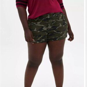 Torrid Camo Camouflage Stretch Twill Mid Rise Cuffed Shorts Size 18 #83